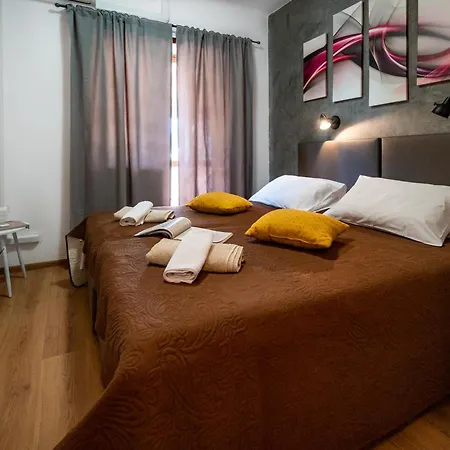 With Free Parking Bed & Breakfast