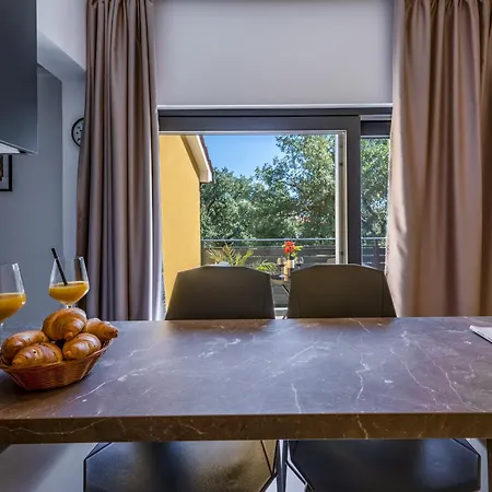 With Free Parking Bed & Breakfast 3*