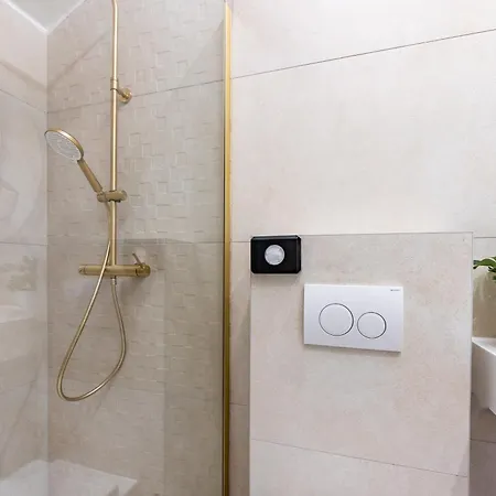 Rooms With Free Parking Bed & Breakfast Pula