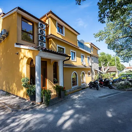 With Free Parking 3* Pula