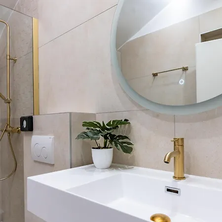 Bed and Breakfast With Free Parking