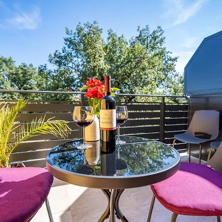 Bed & Breakfast With Free Parking Pula