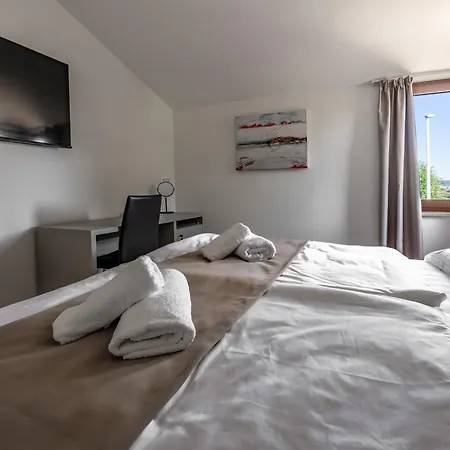 With Free Parking Bed & Breakfast