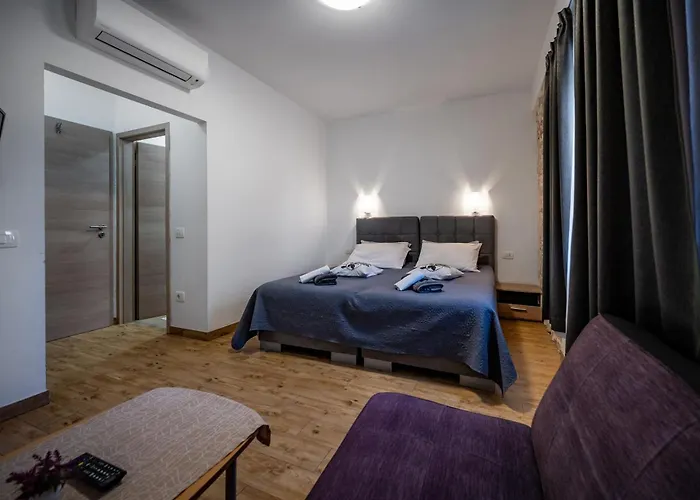 With Free Parking Bed & Breakfast Pula