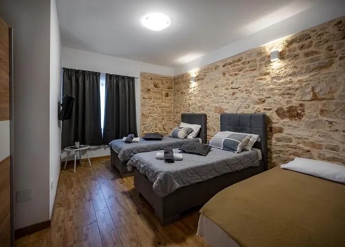 Bed & Breakfast With Free Parking Pula