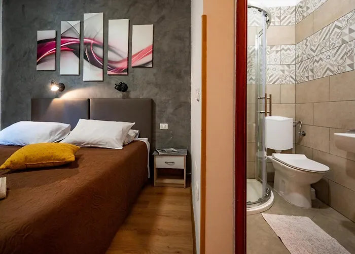 Bed & Breakfast With Free Parking Pula
