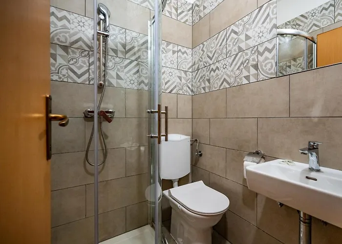 With Free Parking 3* Pula