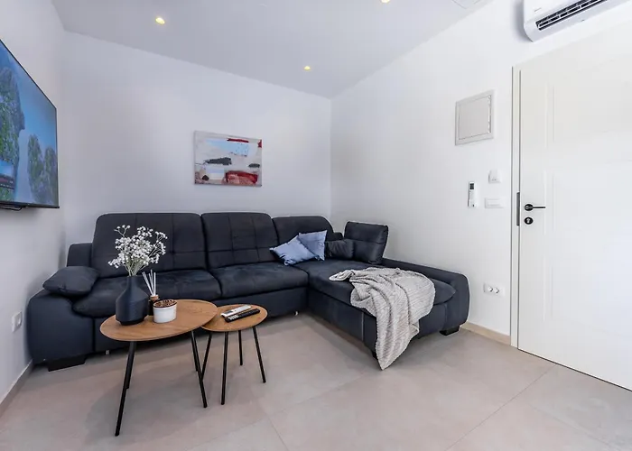 With Free Parking 3* Pula