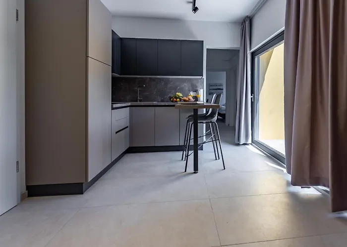 With Free Parking Couette-café 3*