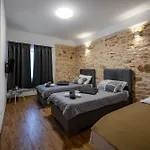 Bed & Breakfast With Free Parking Pula