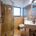 With Free Parking Bed & Breakfast Pula