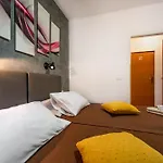 Bed & Breakfast With Free Parking