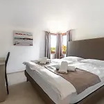 Bed & Breakfast With Free Parking Pula