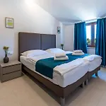 Bed & Breakfast With Free Parking Pula