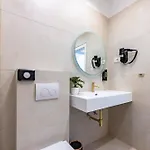 Bed & Breakfast With Free Parking