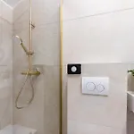 With Free Parking Bed & Breakfast Pula