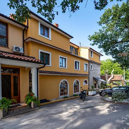 B&B With Free Parking 3*