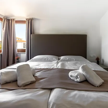 Nocleg ze śniadaniem With Free Parking 3*