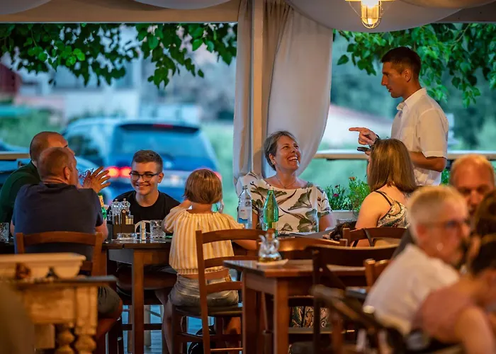 With Free Parking Póla