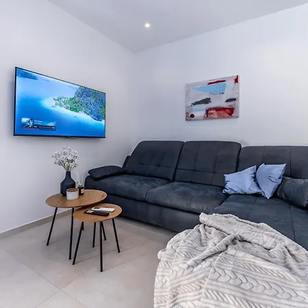 With Free Parking 3* Póla